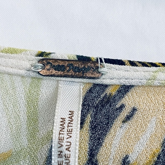 Free People Blouse Womens Medium Multicolor Floral Boho V Neck Tunic Top - Picture 3 of 12